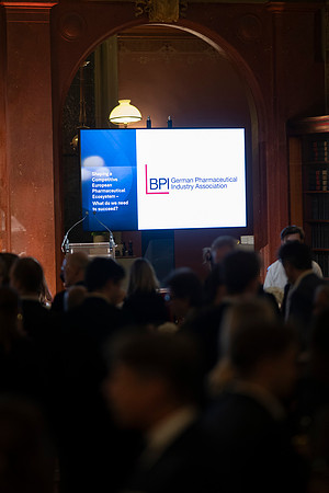 LLP_6879