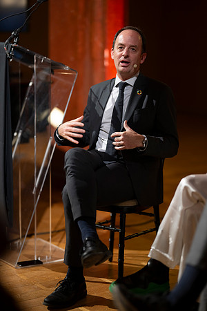 LLP_7686